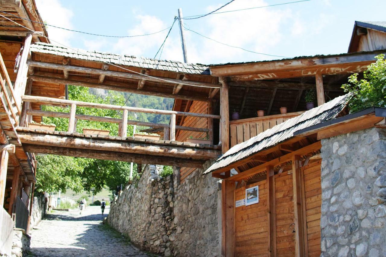 Mestialux Guesthouse Eksteriør bilde